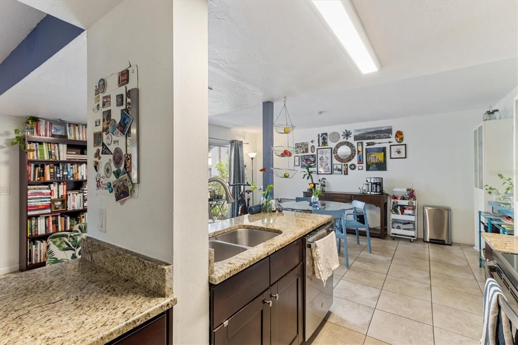 En Venta: $169,900 (3 camas, 2 baños, 1408 Pies cuadrados)