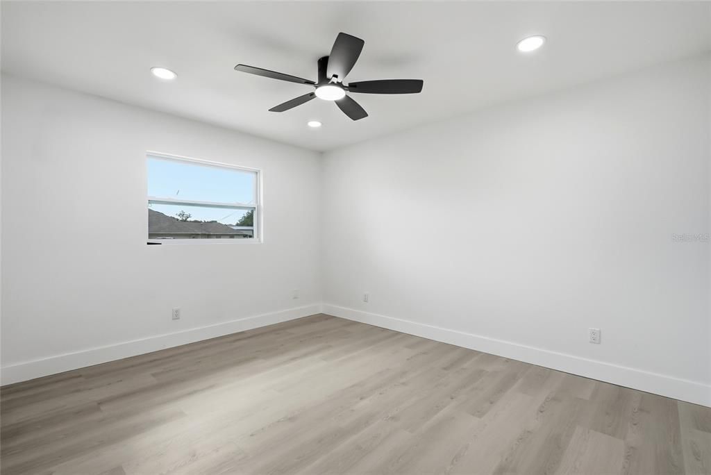 For Sale: $419,900 (3 beds, 2 baths, 1878 Square Feet)