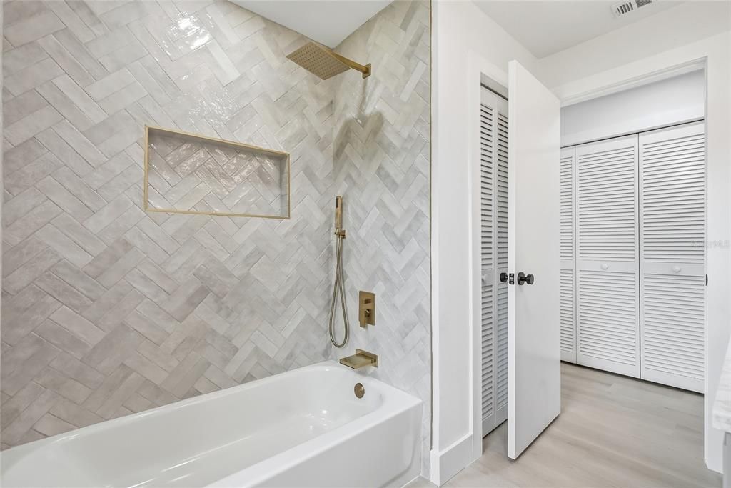 For Sale: $419,900 (3 beds, 2 baths, 1878 Square Feet)