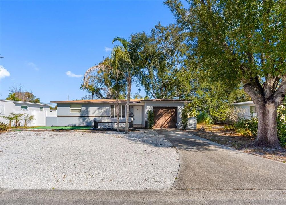 For Sale: $375,000 (2 beds, 2 baths, 1332 Square Feet)