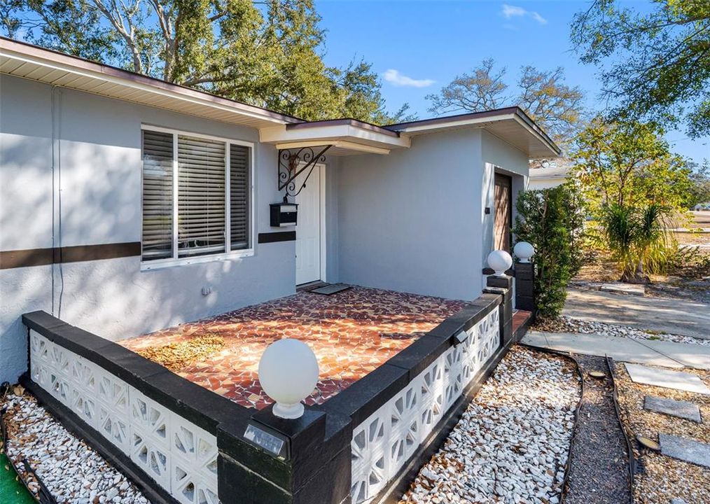 For Sale: $375,000 (2 beds, 2 baths, 1332 Square Feet)