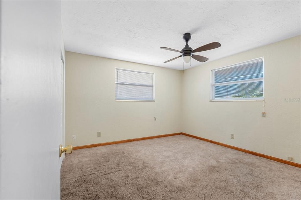 For Sale: $375,000 (2 beds, 2 baths, 1332 Square Feet)