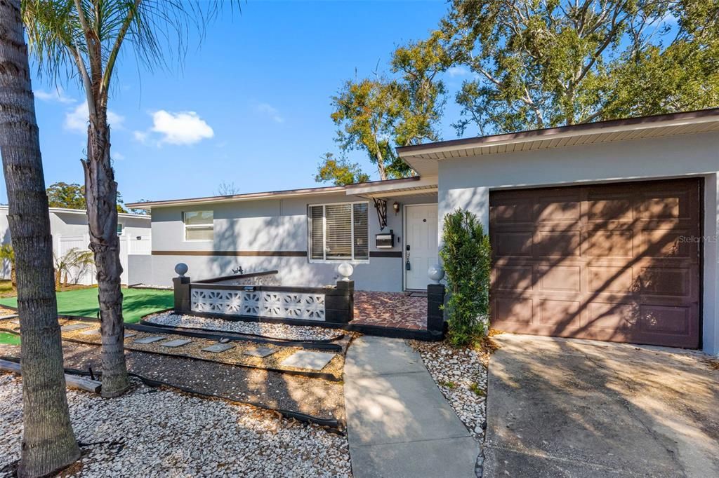 For Sale: $375,000 (2 beds, 2 baths, 1332 Square Feet)