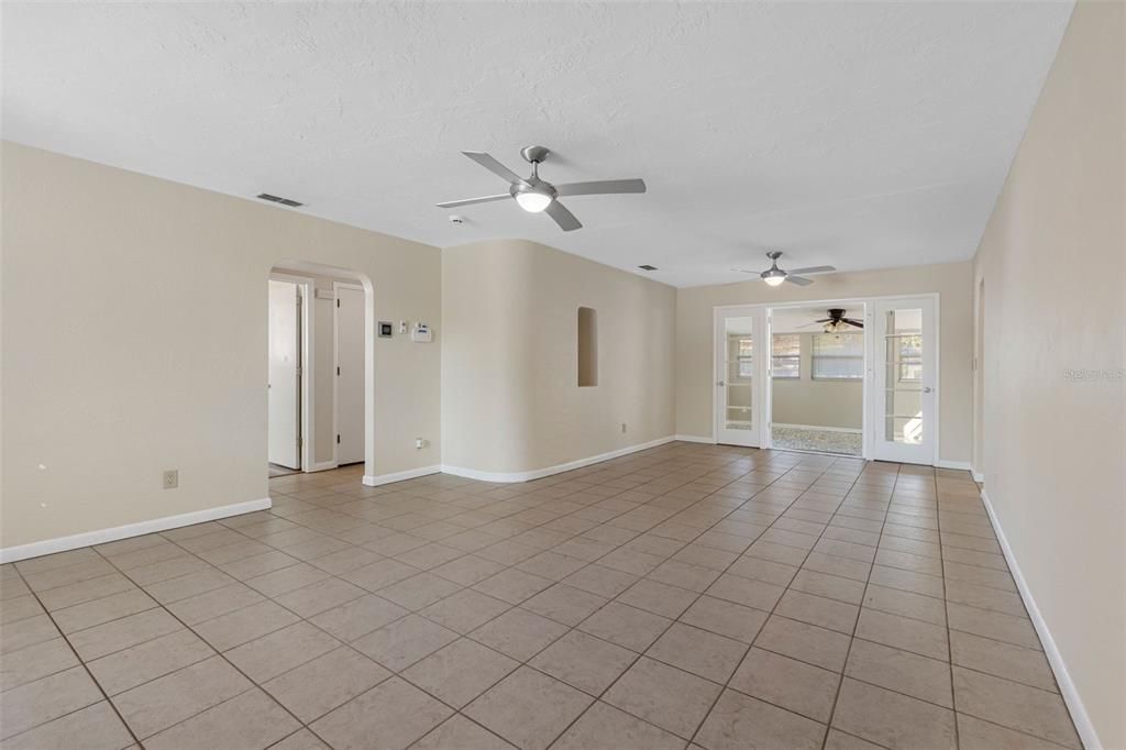 For Sale: $375,000 (2 beds, 2 baths, 1332 Square Feet)