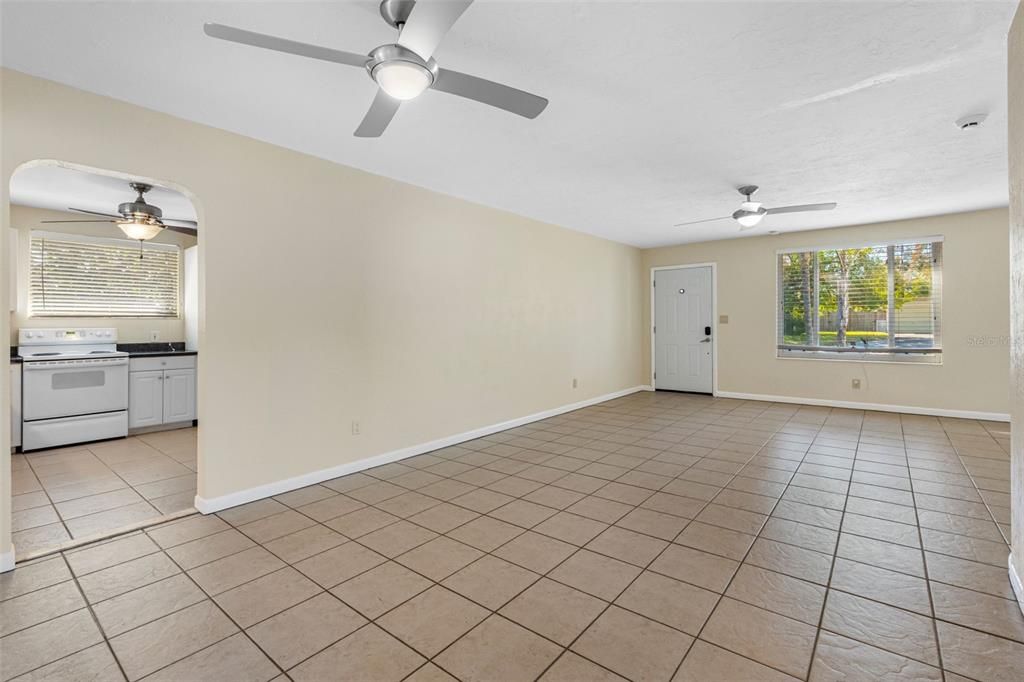 For Sale: $375,000 (2 beds, 2 baths, 1332 Square Feet)