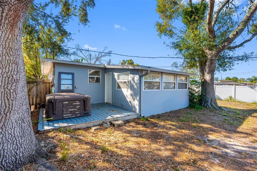 For Sale: $375,000 (2 beds, 2 baths, 1332 Square Feet)
