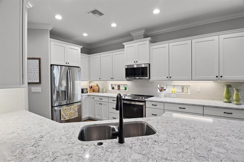 For Sale: $495,000 (2 beds, 2 baths, 1966 Square Feet)