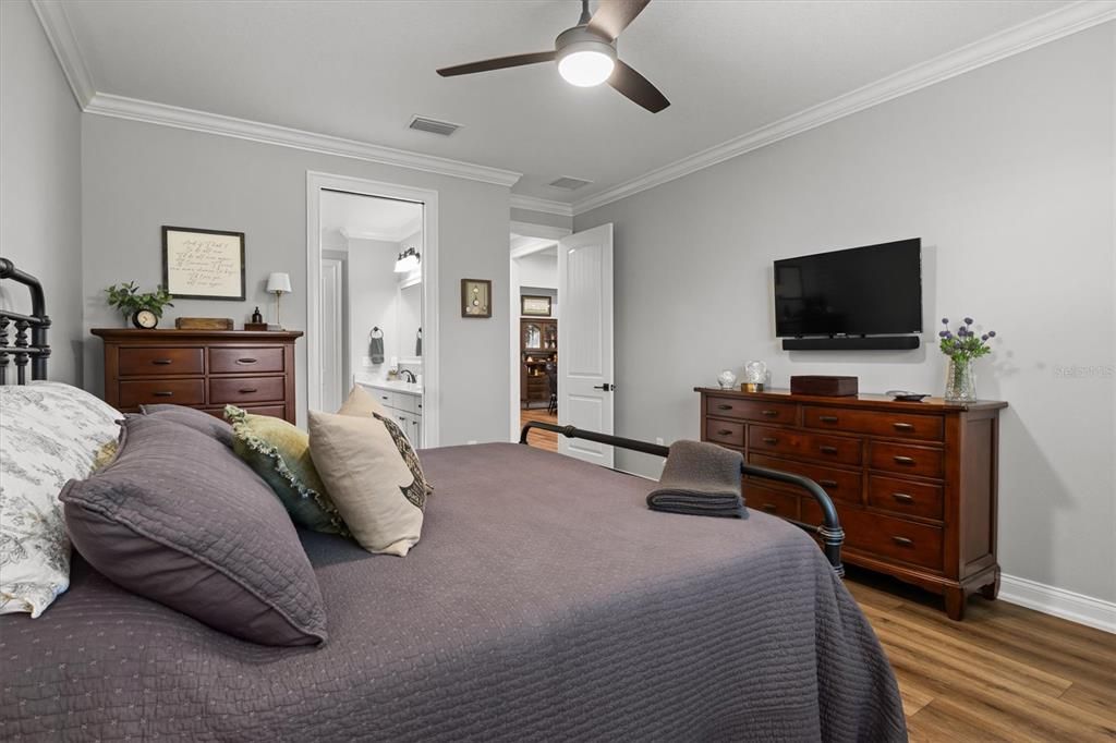 For Sale: $495,000 (2 beds, 2 baths, 1966 Square Feet)
