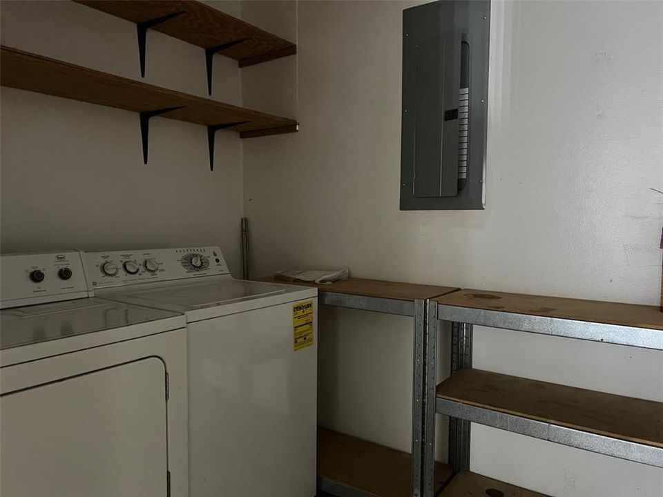 На продажу: $112,000 (3 спален, 2 ванн, 1274 Квадратных фут)
