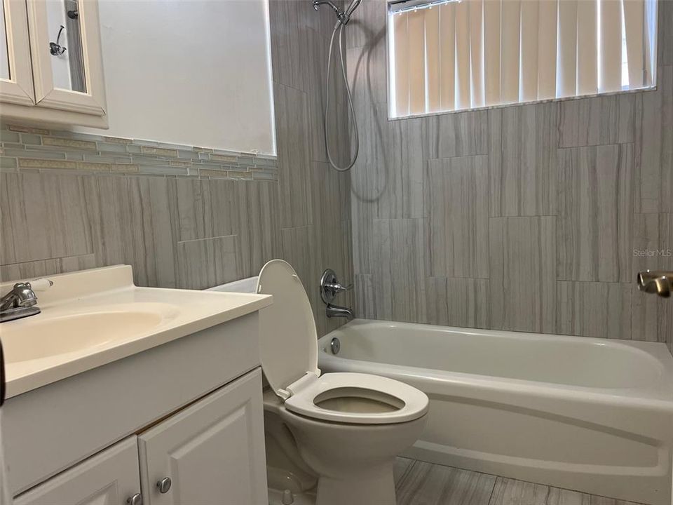 На продажу: $112,000 (3 спален, 2 ванн, 1274 Квадратных фут)