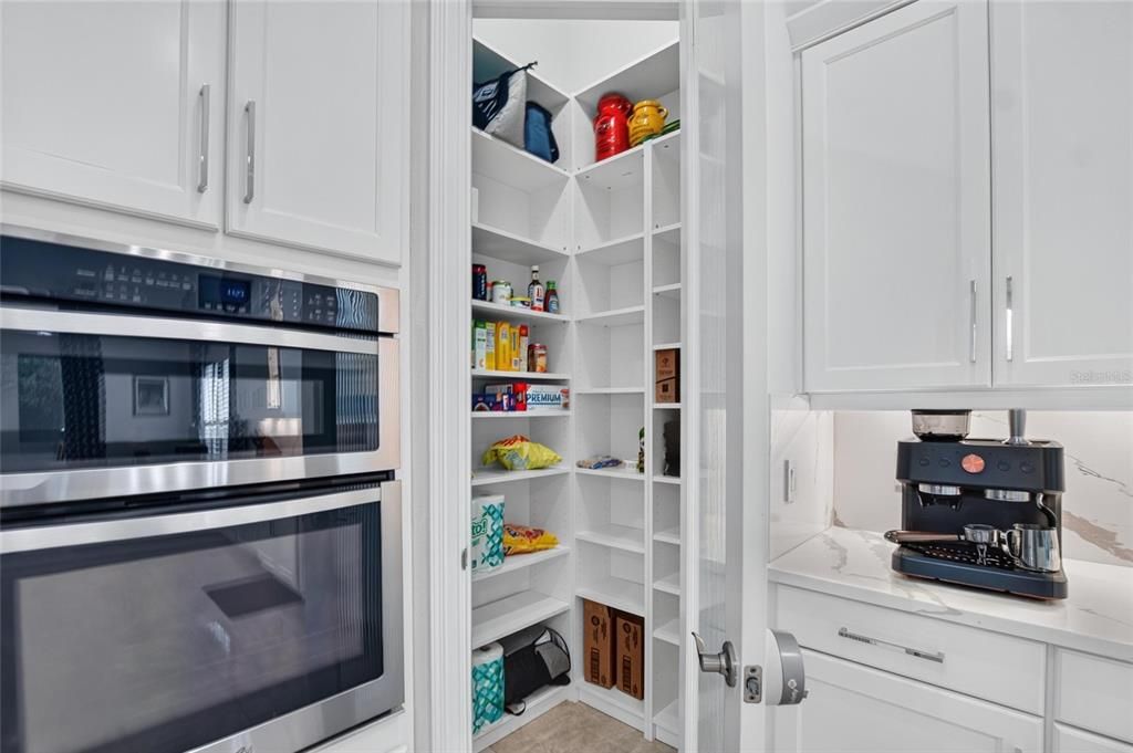 For Sale: $1,150,000 (4 beds, 3 baths, 3173 Square Feet)