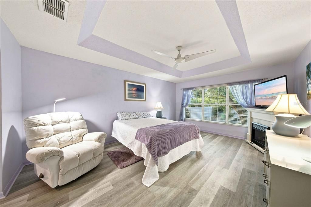 For Sale: $249,000 (3 beds, 2 baths, 1576 Square Feet)