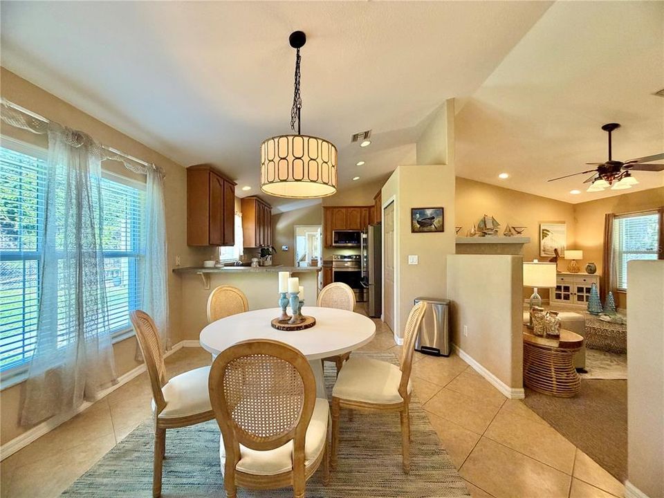 For Sale: $379,900 (3 beds, 2 baths, 1712 Square Feet)