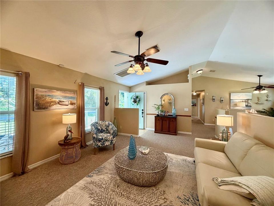 For Sale: $379,900 (3 beds, 2 baths, 1712 Square Feet)