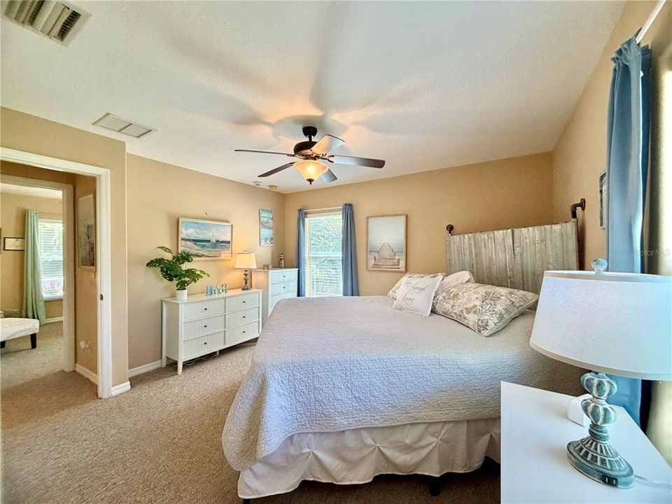 For Sale: $379,900 (3 beds, 2 baths, 1712 Square Feet)
