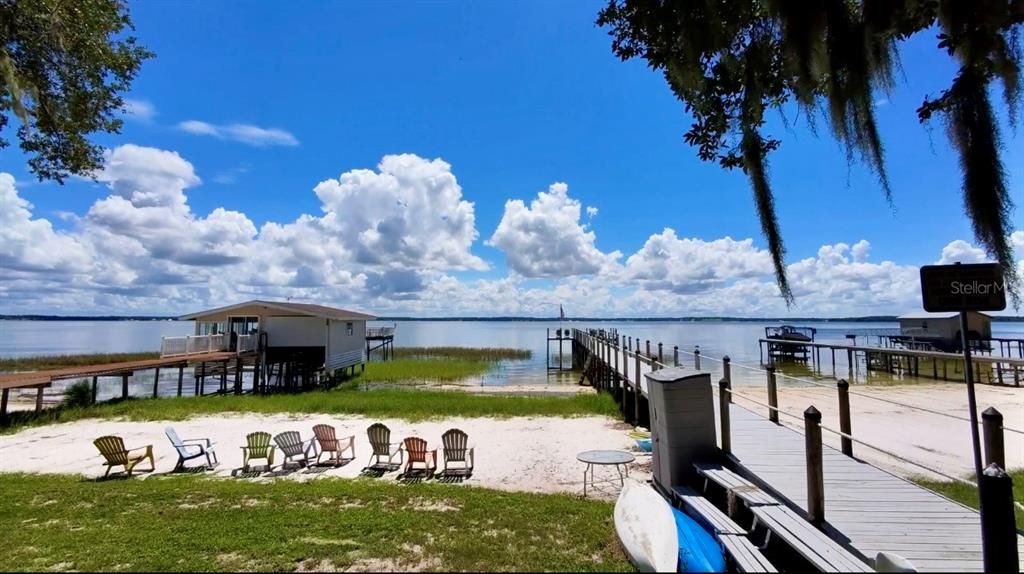 For Sale: $379,900 (3 beds, 2 baths, 1712 Square Feet)
