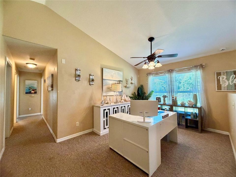 For Sale: $379,900 (3 beds, 2 baths, 1712 Square Feet)