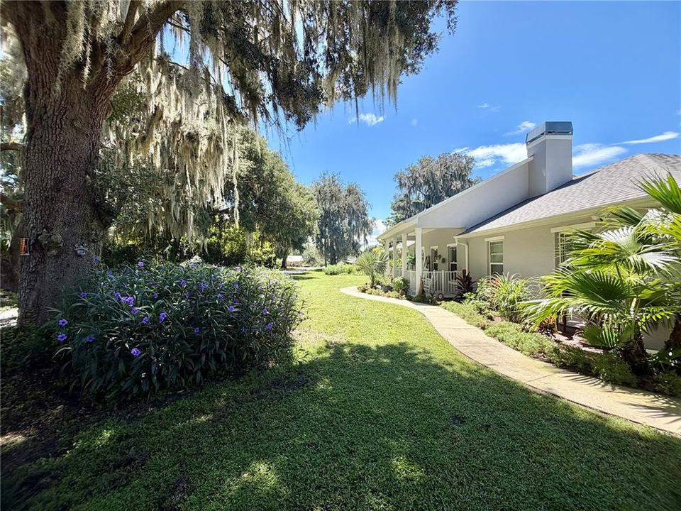 For Sale: $379,900 (3 beds, 2 baths, 1712 Square Feet)