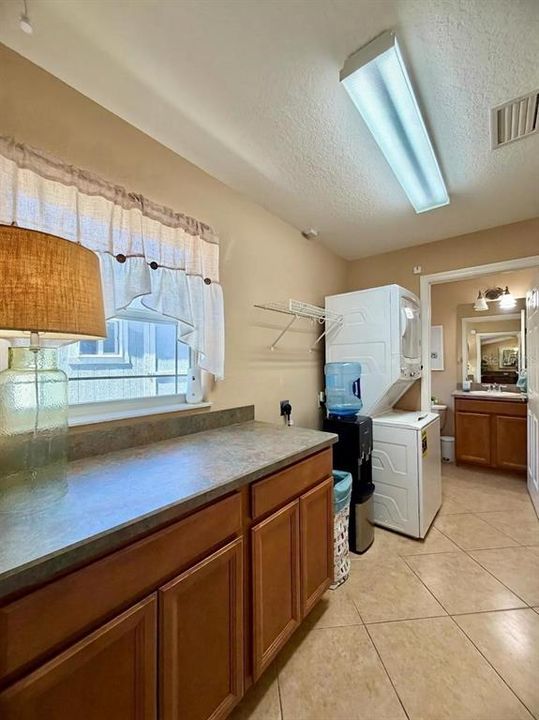 For Sale: $379,900 (3 beds, 2 baths, 1712 Square Feet)