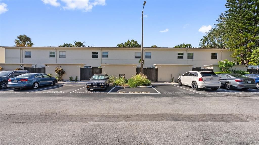 For Sale: $284,900 (2 beds, 1 baths, 1044 Square Feet)