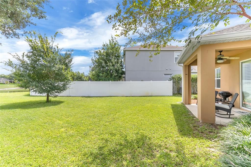 На продажу: $394,990 (4 спален, 2 ванн, 1825 Квадратных фут)