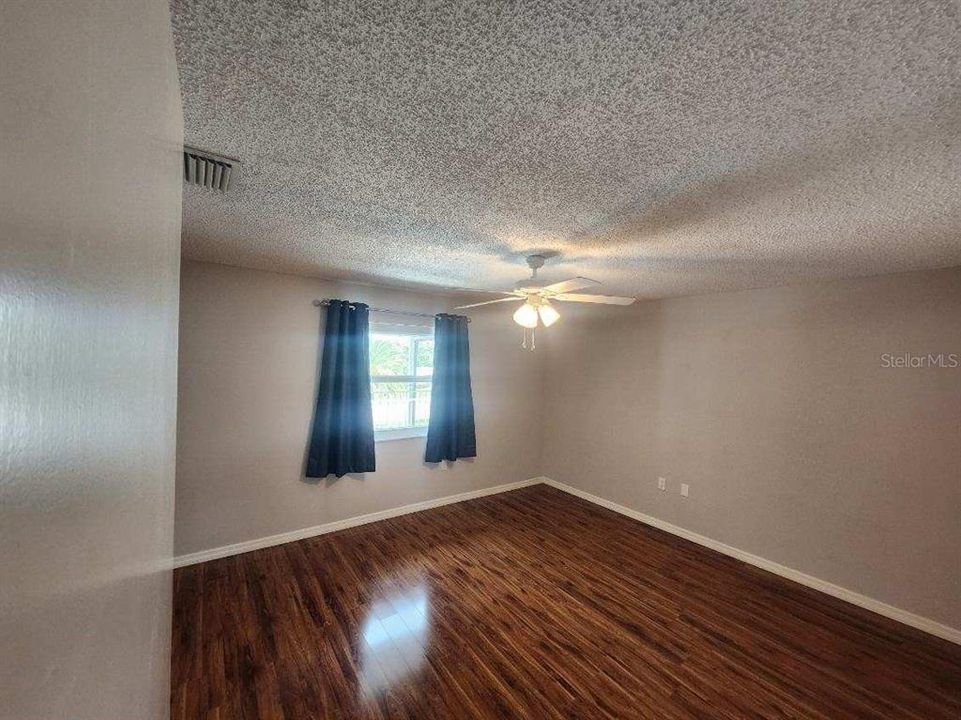 For Rent: $1,950 (2 beds, 2 baths, 1388 Square Feet)