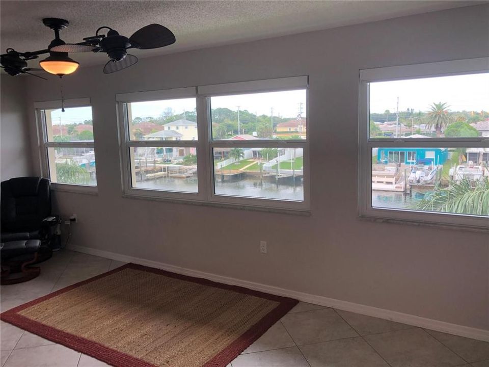 For Rent: $1,950 (2 beds, 2 baths, 1388 Square Feet)