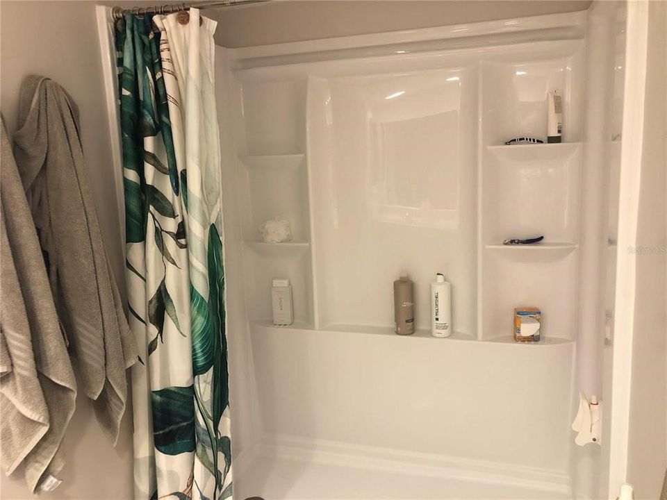 For Rent: $1,950 (2 beds, 2 baths, 1388 Square Feet)