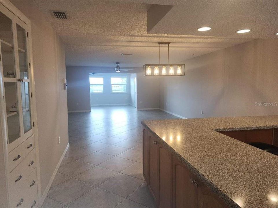 For Rent: $1,950 (2 beds, 2 baths, 1388 Square Feet)