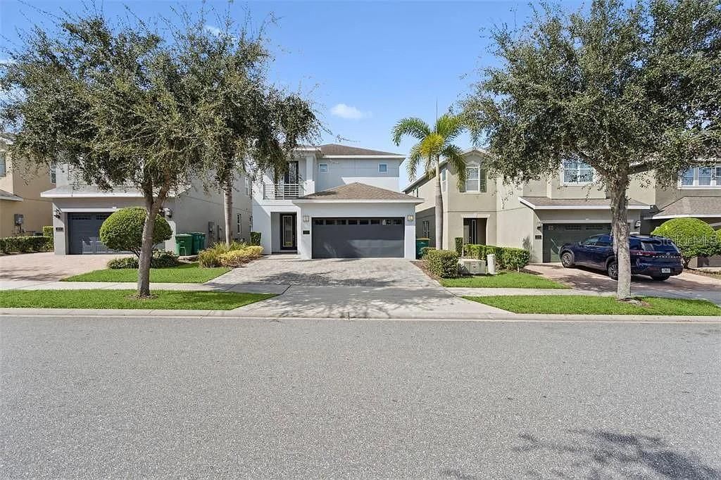 For Sale: $629,000 (5 beds, 5 baths, 2570 Square Feet)