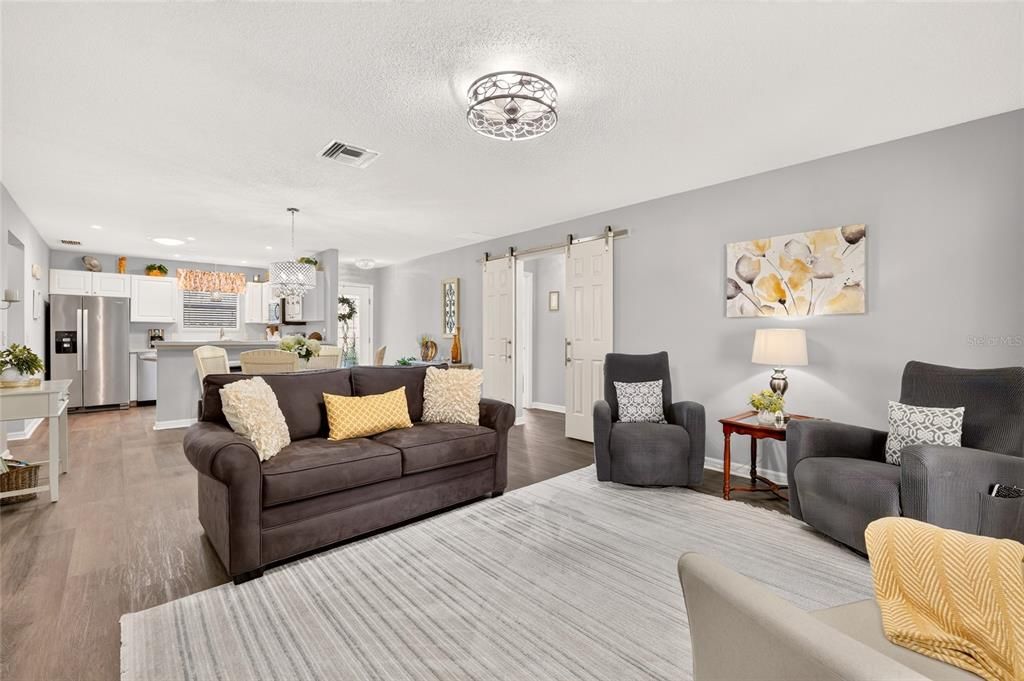 Active With Contract: $319,900 (3 beds, 2 baths, 1240 Square Feet)