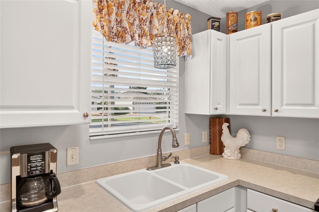 Active With Contract: $319,900 (3 beds, 2 baths, 1240 Square Feet)