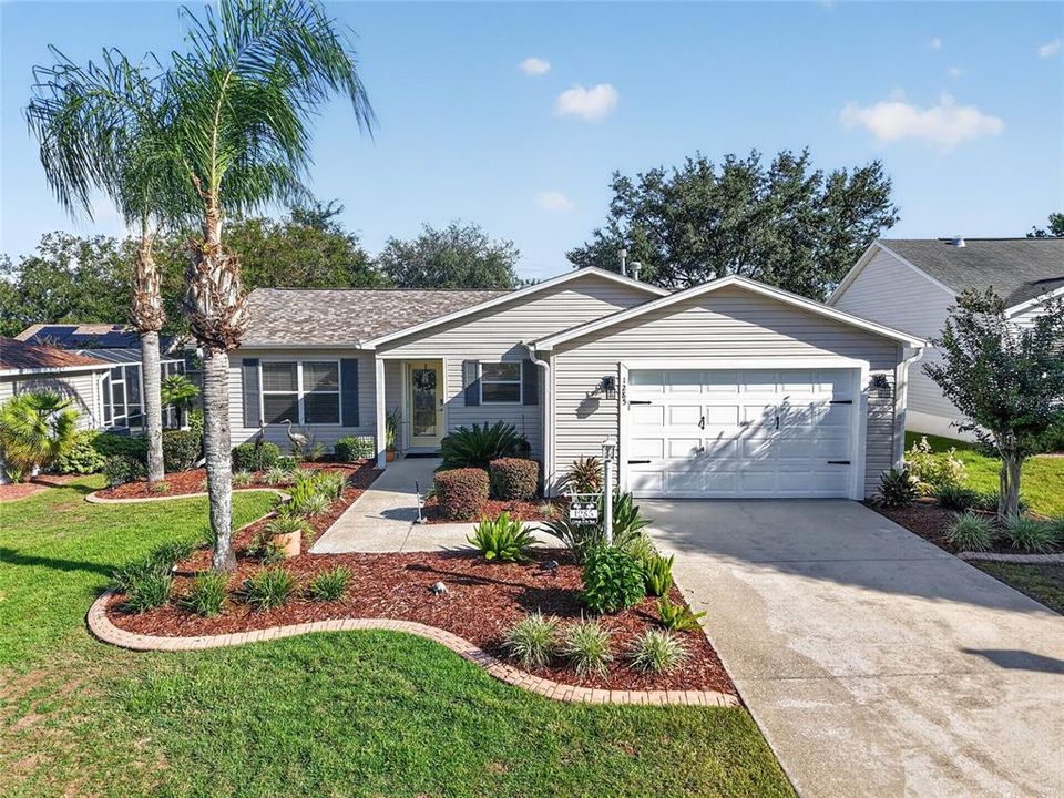 Active With Contract: $319,900 (3 beds, 2 baths, 1240 Square Feet)