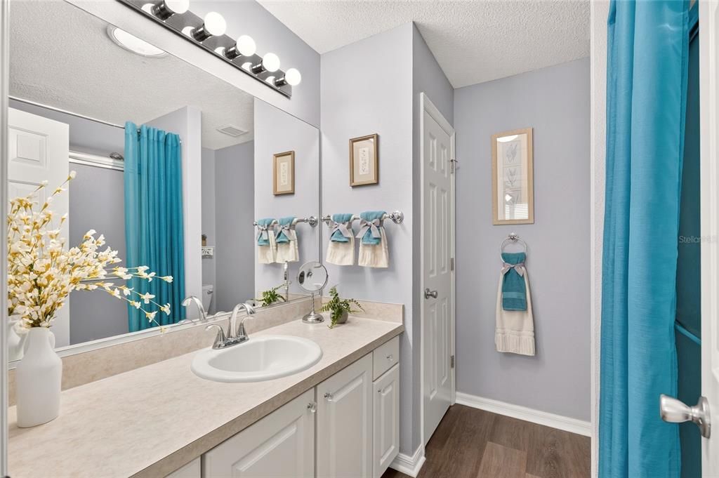 Active With Contract: $319,900 (3 beds, 2 baths, 1240 Square Feet)