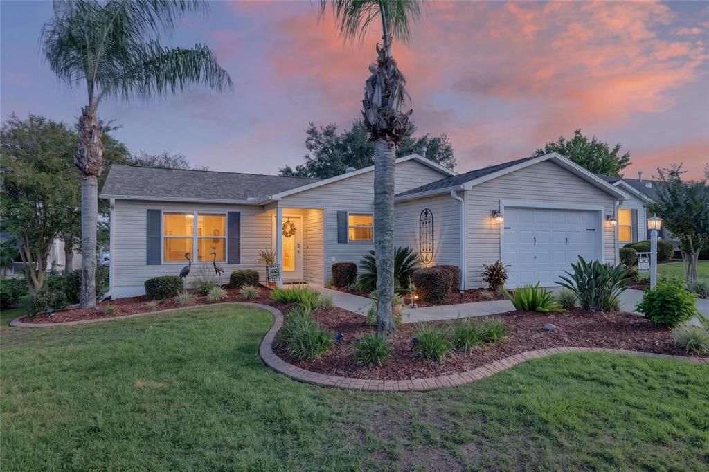 Active With Contract: $319,900 (3 beds, 2 baths, 1240 Square Feet)