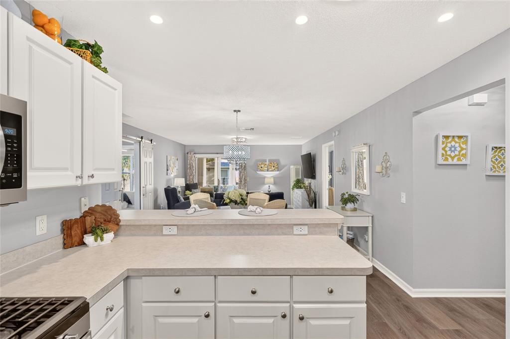 Active With Contract: $319,900 (3 beds, 2 baths, 1240 Square Feet)