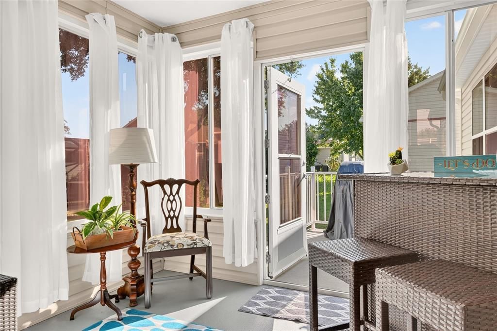 Active With Contract: $319,900 (3 beds, 2 baths, 1240 Square Feet)