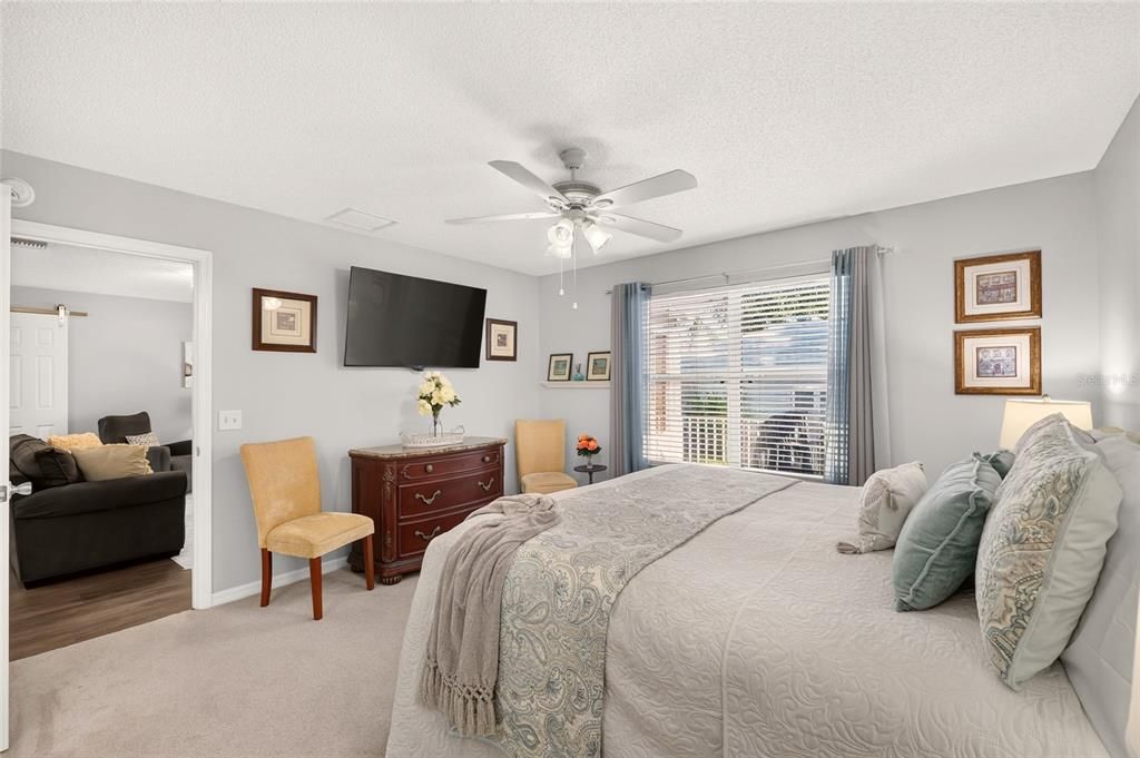 Active With Contract: $319,900 (3 beds, 2 baths, 1240 Square Feet)