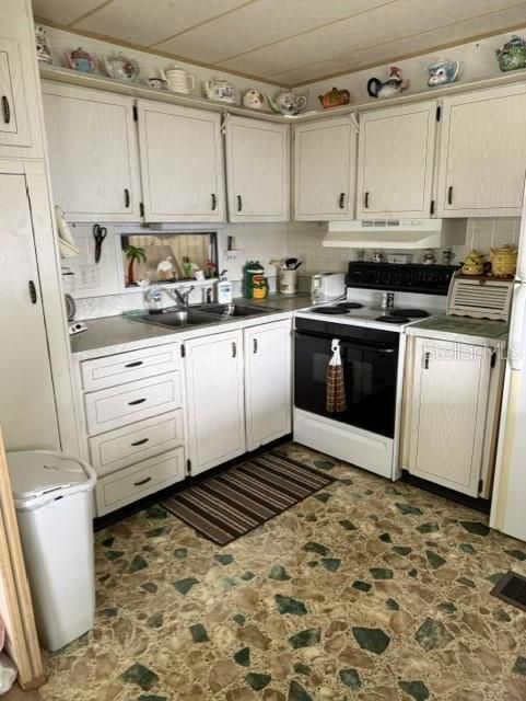 For Sale: $77,000 (2 beds, 1 baths, 600 Square Feet)