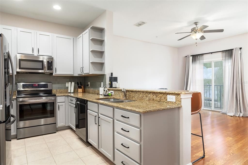 For Rent: $2,700 (3 beds, 2 baths, 1589 Square Feet)