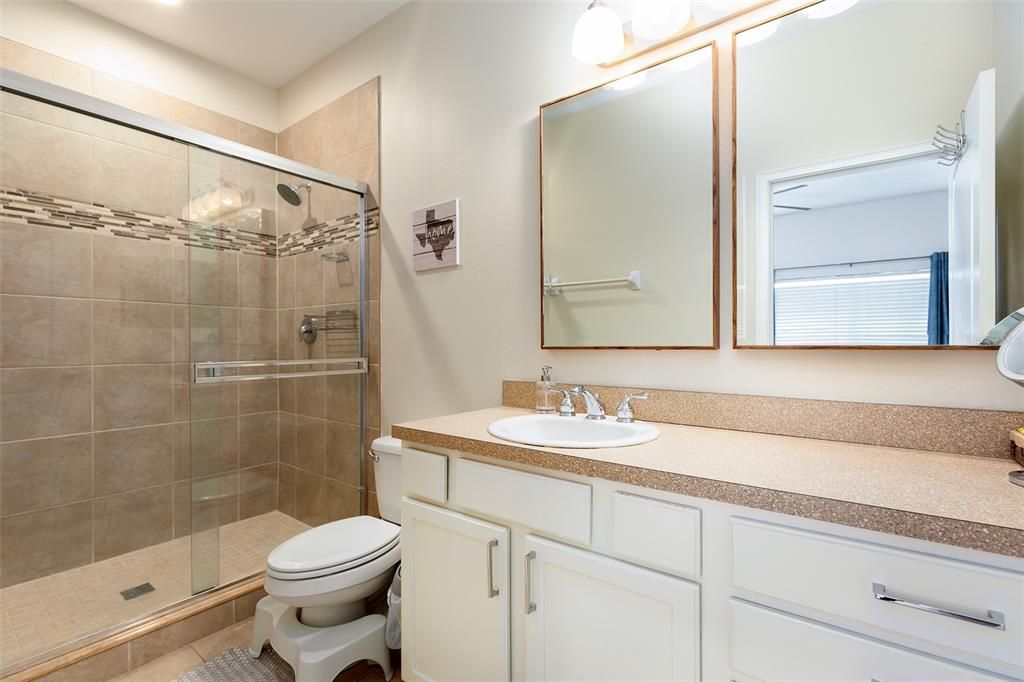 For Rent: $2,700 (3 beds, 2 baths, 1589 Square Feet)