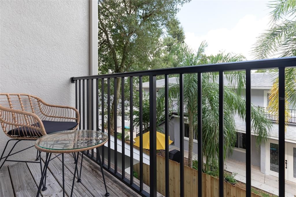 For Rent: $2,700 (3 beds, 2 baths, 1589 Square Feet)