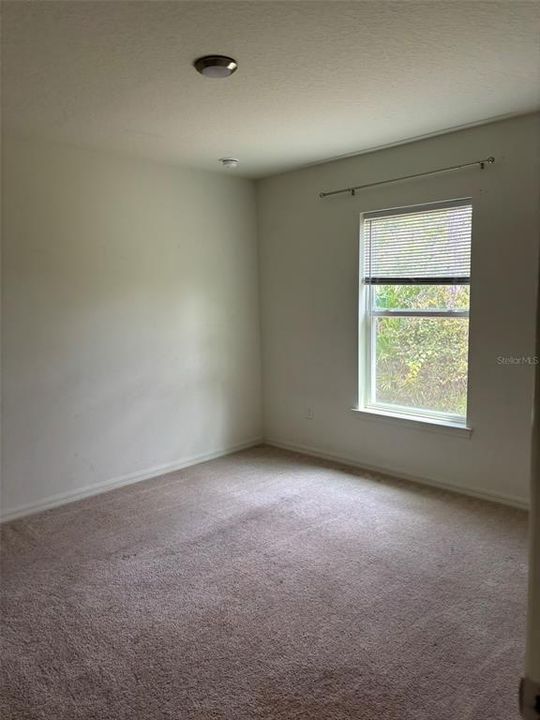 For Rent: $2,100 (4 beds, 2 baths, 2044 Square Feet)