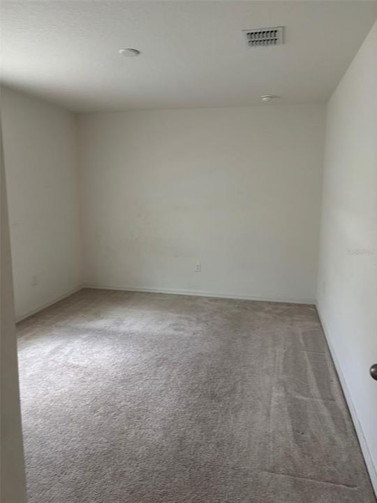 For Rent: $2,100 (4 beds, 2 baths, 2044 Square Feet)