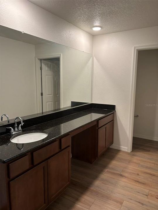 For Rent: $2,100 (4 beds, 2 baths, 2044 Square Feet)
