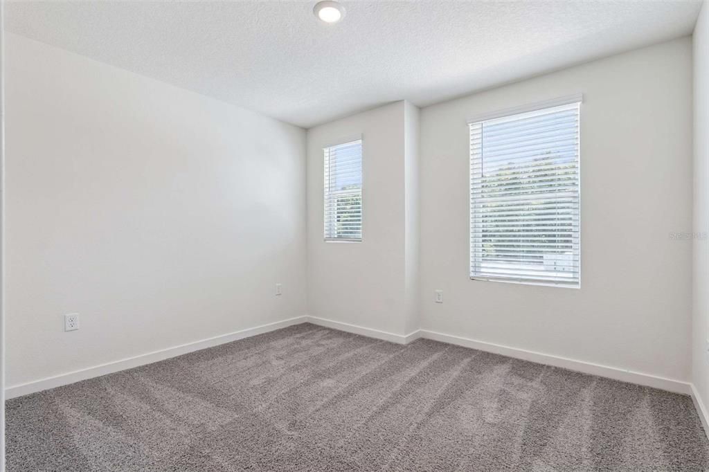 For Rent: $2,400 (3 beds, 2 baths, 1758 Square Feet)