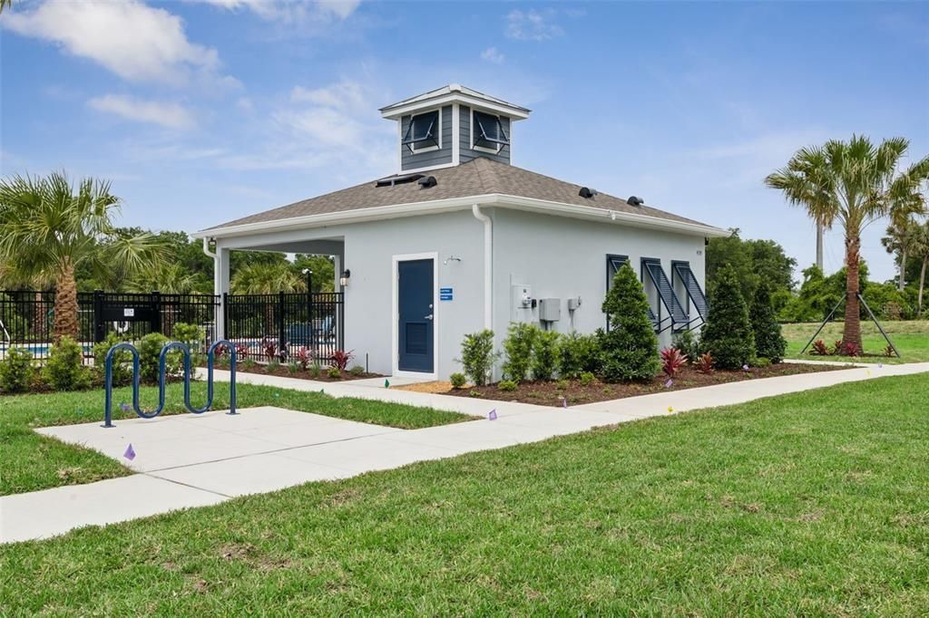 For Rent: $2,400 (3 beds, 2 baths, 1758 Square Feet)