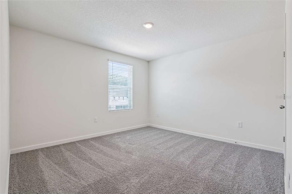 For Rent: $2,400 (3 beds, 2 baths, 1758 Square Feet)