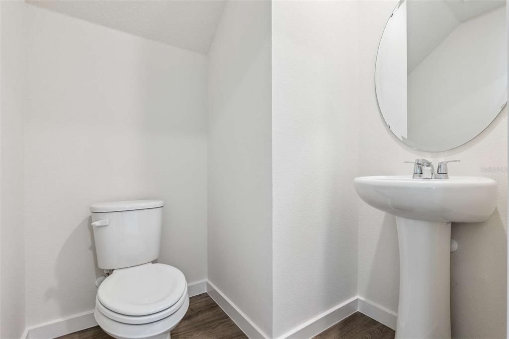 For Rent: $2,400 (3 beds, 2 baths, 1758 Square Feet)