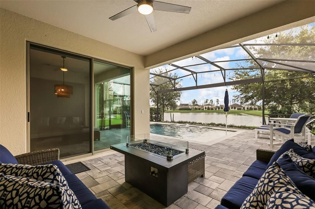 En Venta: $777,000 (4 camas, 3 baños, 2117 Pies cuadrados)